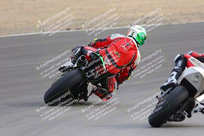 media/Dec-17-2022-SoCal Trackdays (Sat) [[224abd9271]]/Turn 10 Backside (120pm)/